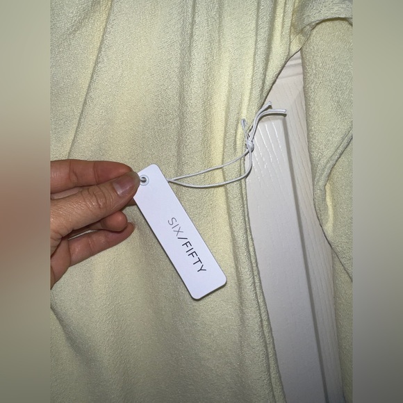 💛 NWT! Six/Fifty One Shoulder Cut Out Top - Picture 7 of 8